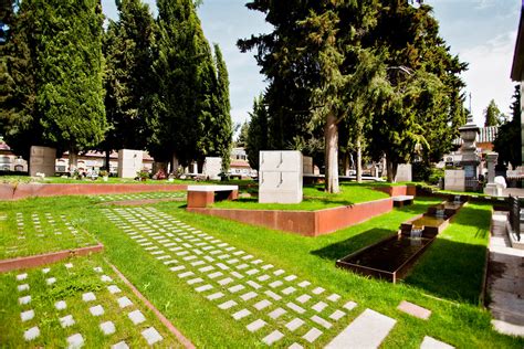 Emucesa: funeraria, tanatorio y cementerio de Granada.